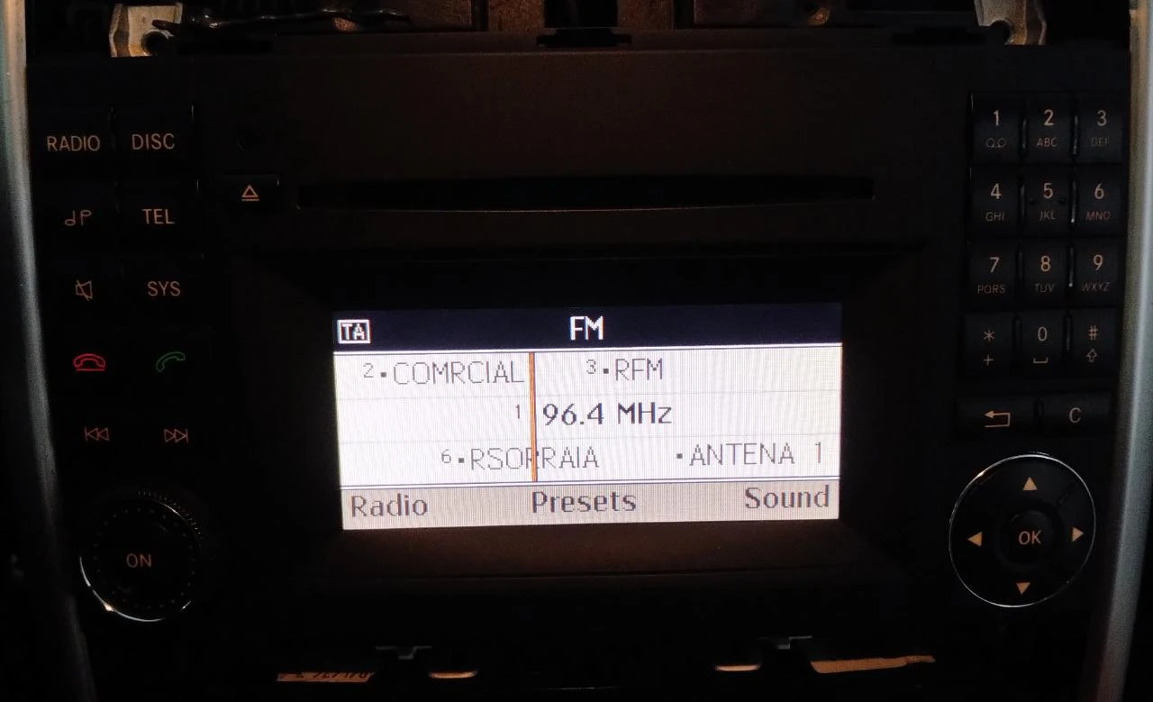 Rádio MF2830 Original Mercedes + Adaptador Painel + Cabos – photo 2